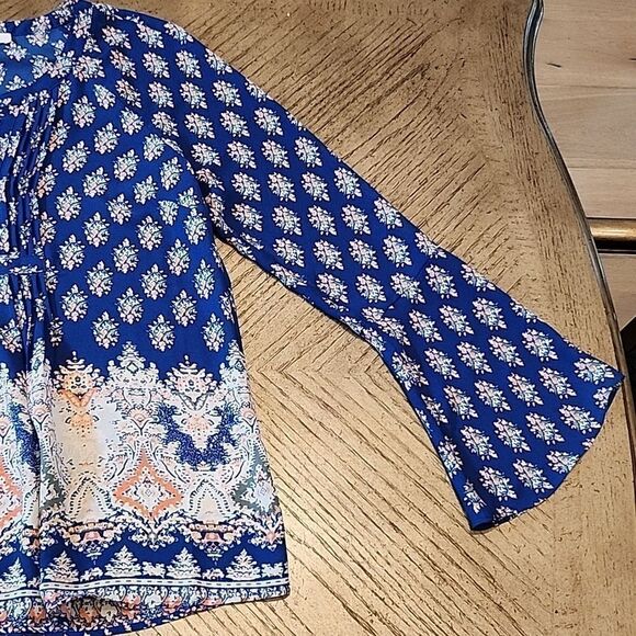 Boho bell sleeve top size small Dr2 - Picture 4 of 9